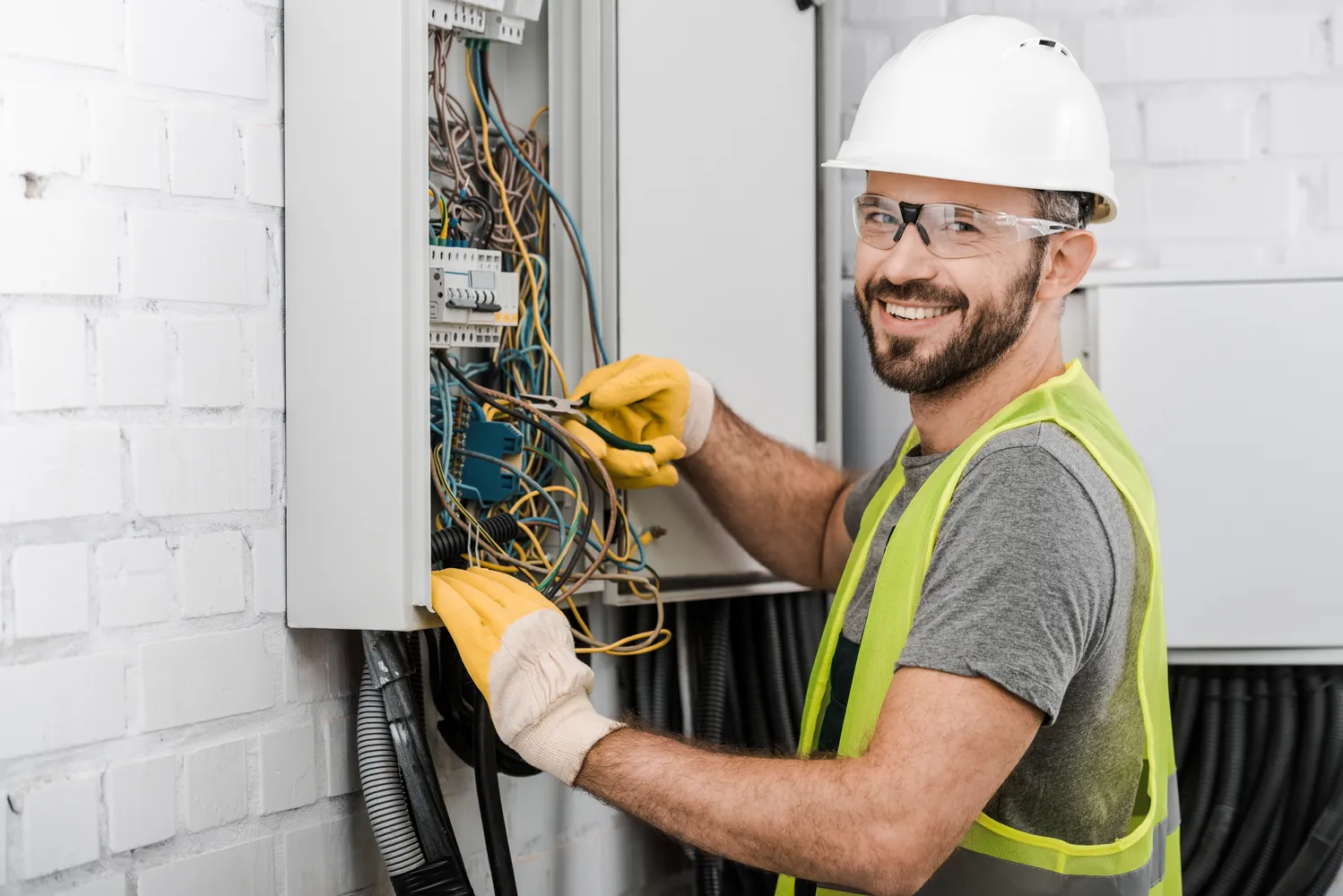 Eletrician Near You | SmarTech Licensed Electrician